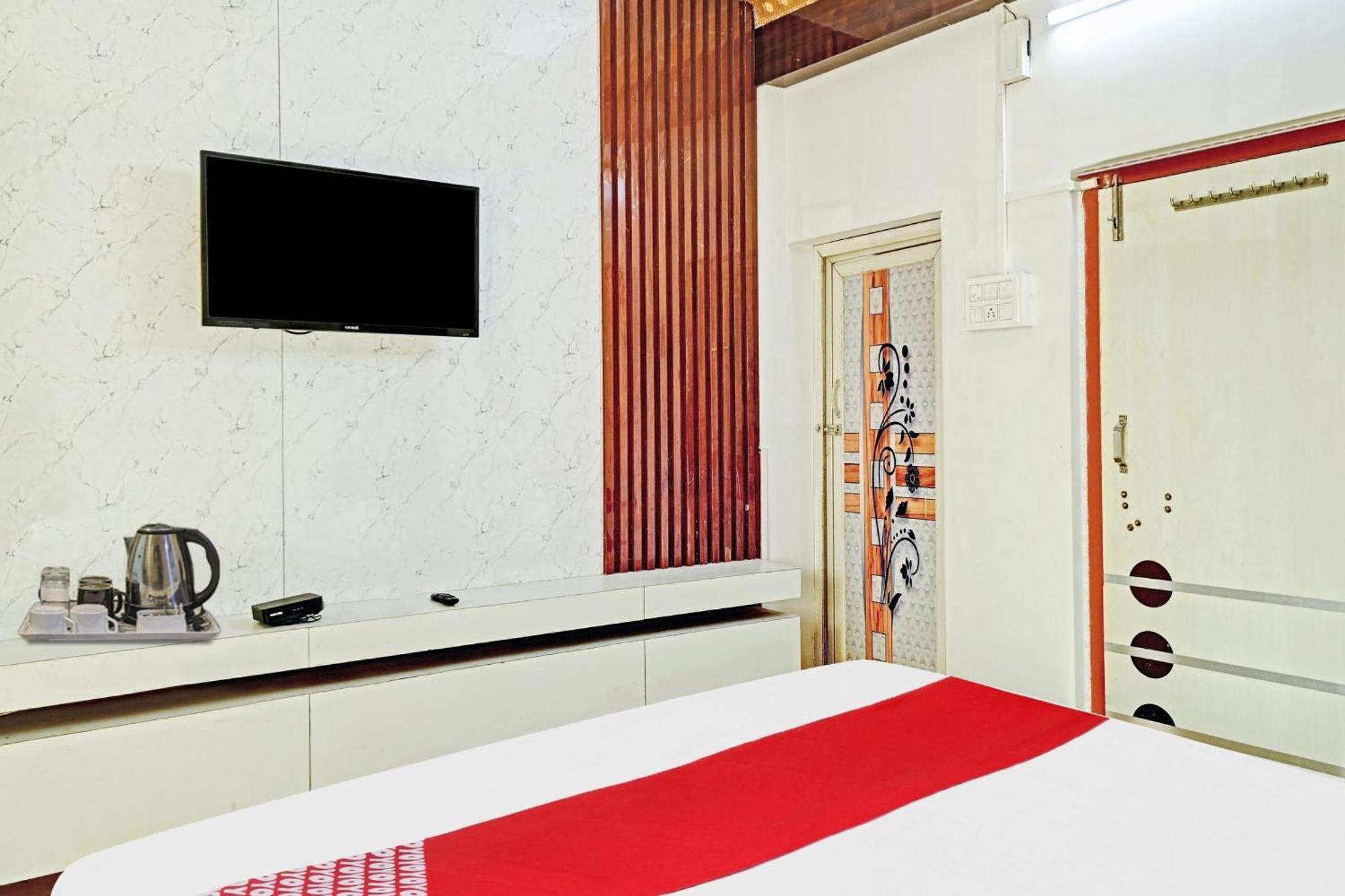 Hotel O Om Shanti Inn Kolkata Bagian luar foto