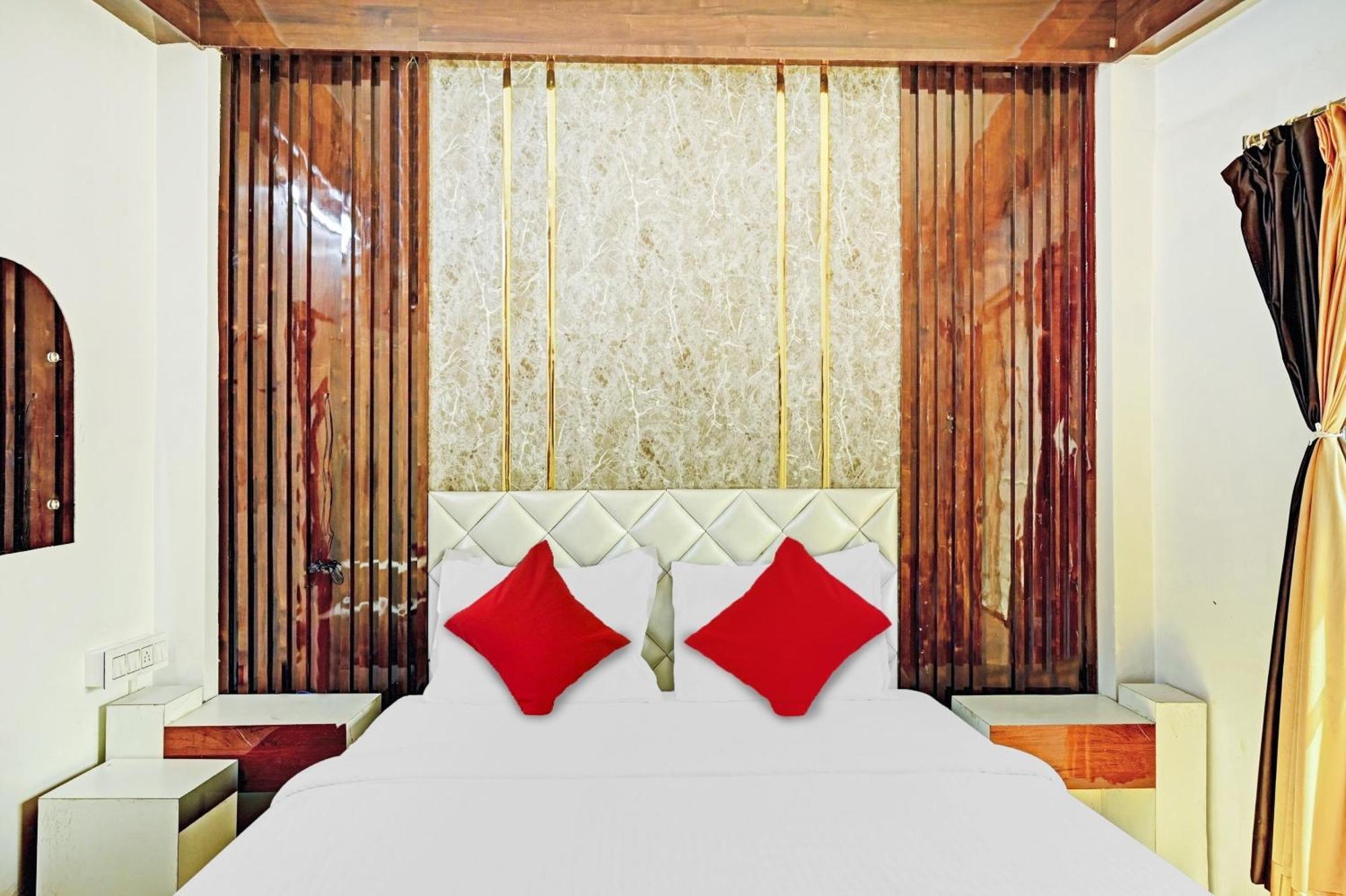 Hotel O Om Shanti Inn Kolkata Bagian luar foto